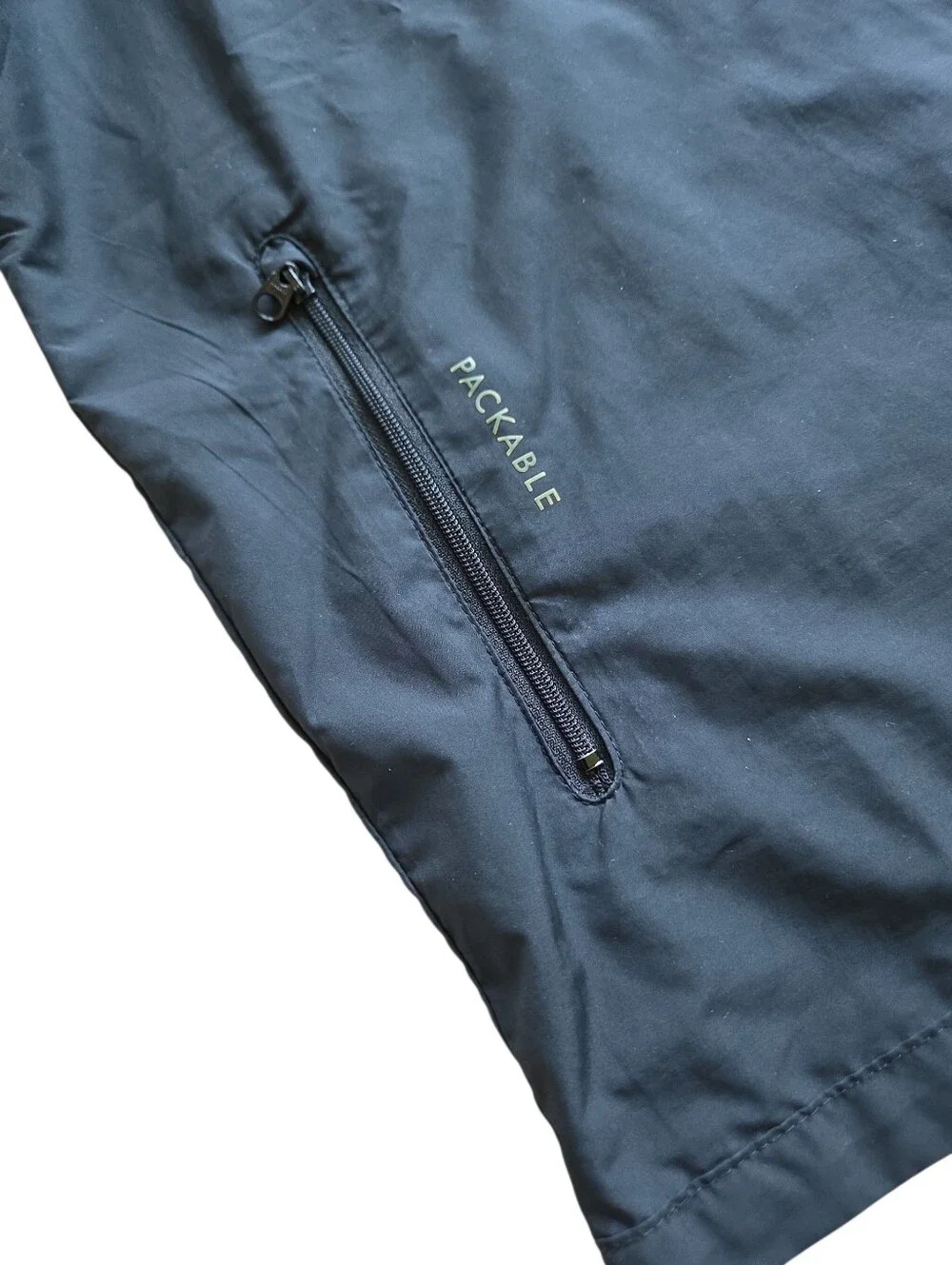 Nike • Windbreaker